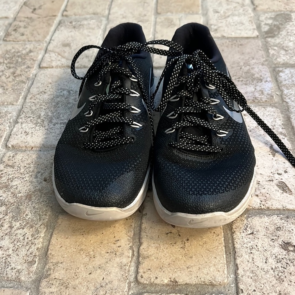 Nike Merton 4